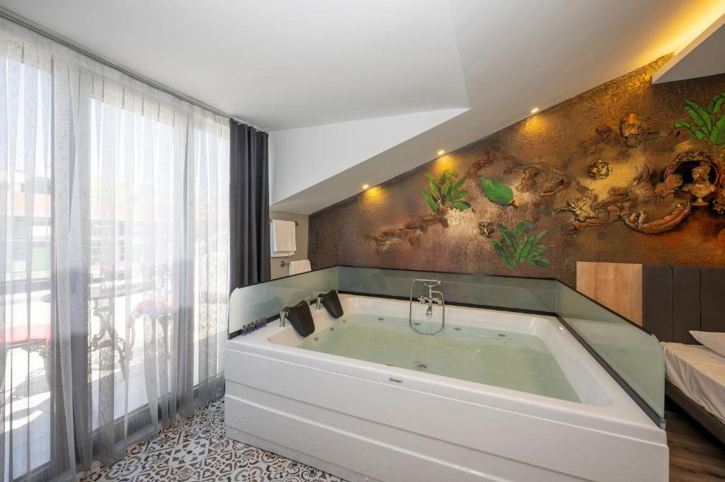 هتل گرند پالاس باتومی